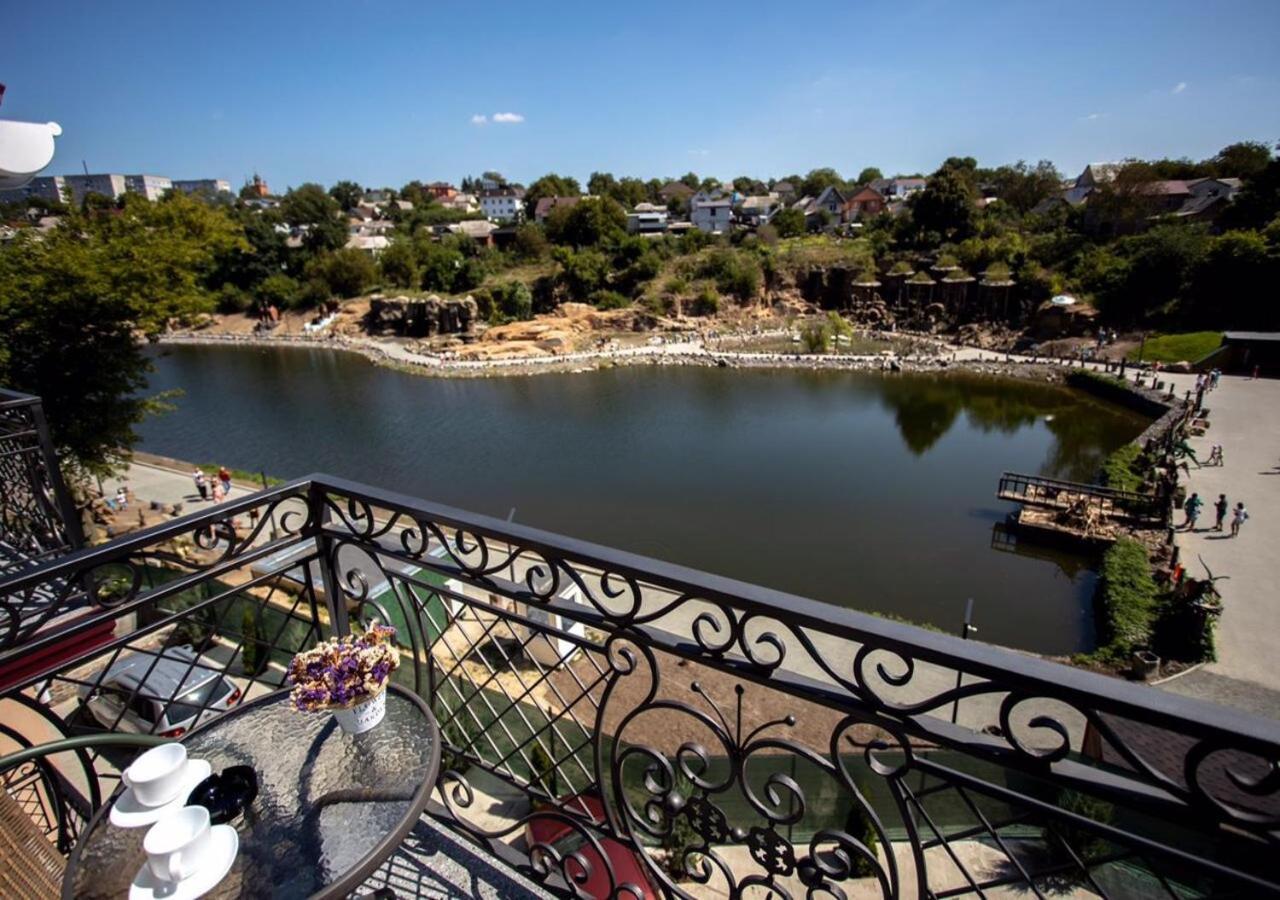 Готель River House Umanʼ Exteriér fotografie