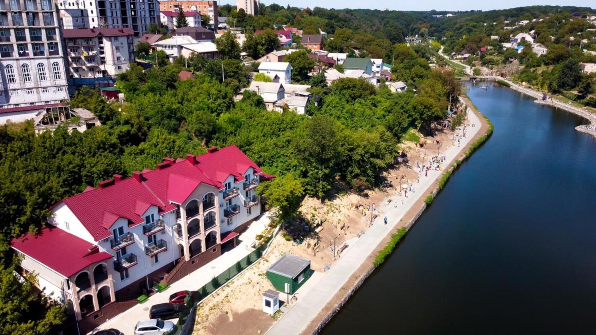 Готель River House Umanʼ Exteriér fotografie